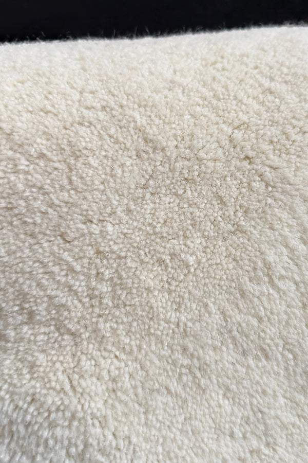 Cream Hand-Tufted Rug Swatch