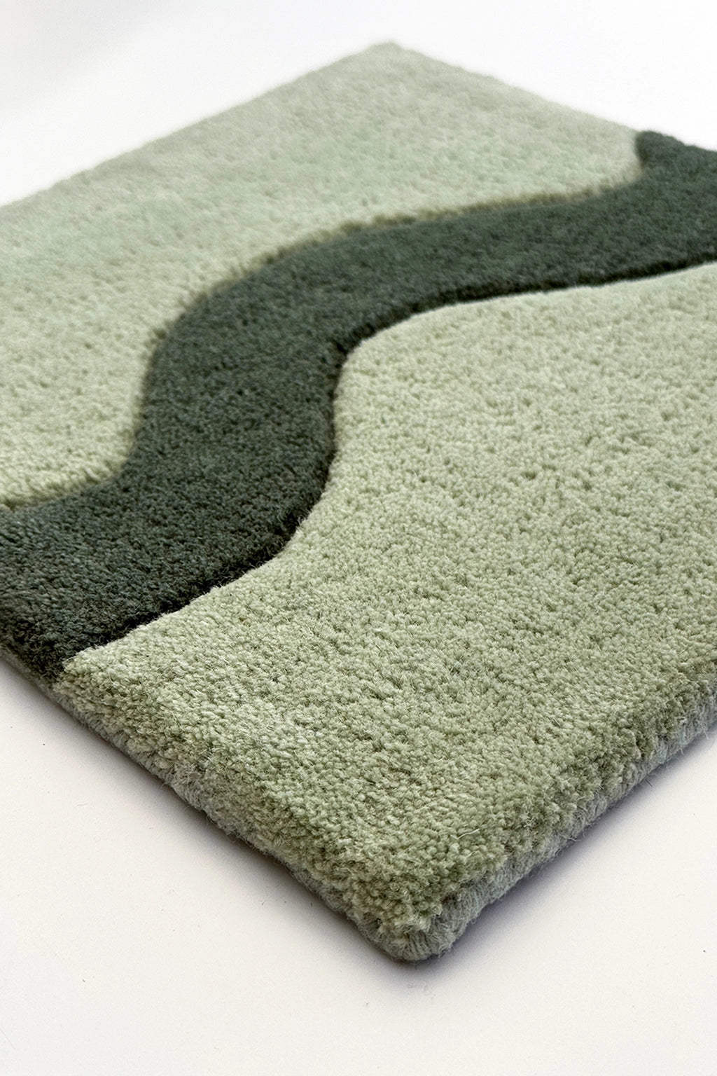 Green Sculpted Edge Rug Swatch